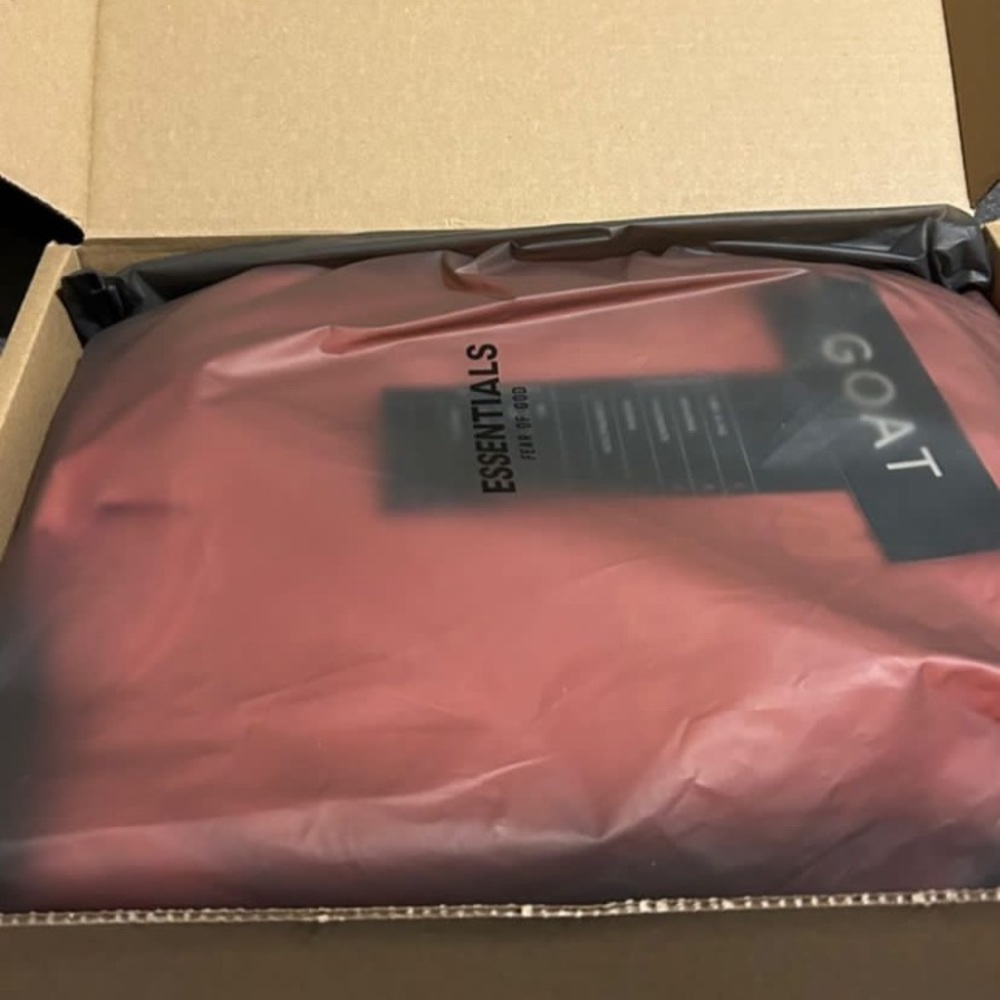 Essential hoodie - color pink , size medium